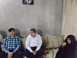 دیدار مدیر کل بنیاد شهید بوشهر با دو خانواده شهید در شهر خورموج 