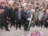 تشییع شهید اقتدار رمضان محمدرضا باصولی بر دستان مردم روستای دهقاید دشتستان 