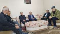 دیدار مدیر کل بنیاد شهید بوشهر با خانواده شهید اقتدار رمضان دریادار بهنام رضایی در روستای قلایی شهر آبپخش 