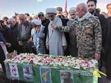 اقامه نماز نماینده ولی‌فقیه در استان بوشهر بر پیکر دریادار حاج بهنام رضایی معاون اطلاعات نیروی دریایی سپاه 
